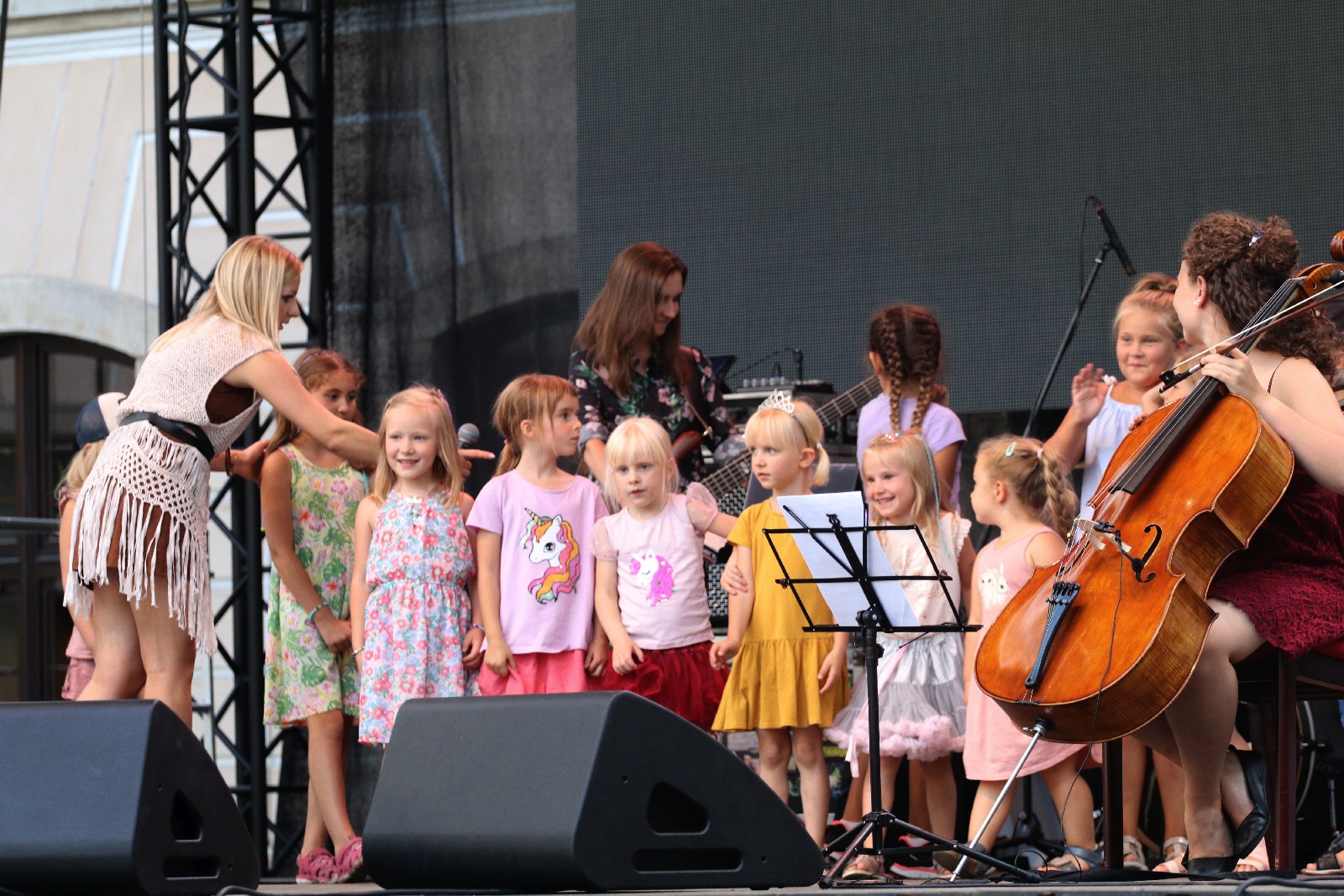 Przeboje Disneya zabrzmiały na dziedzińcu Akademii Rycerskiej