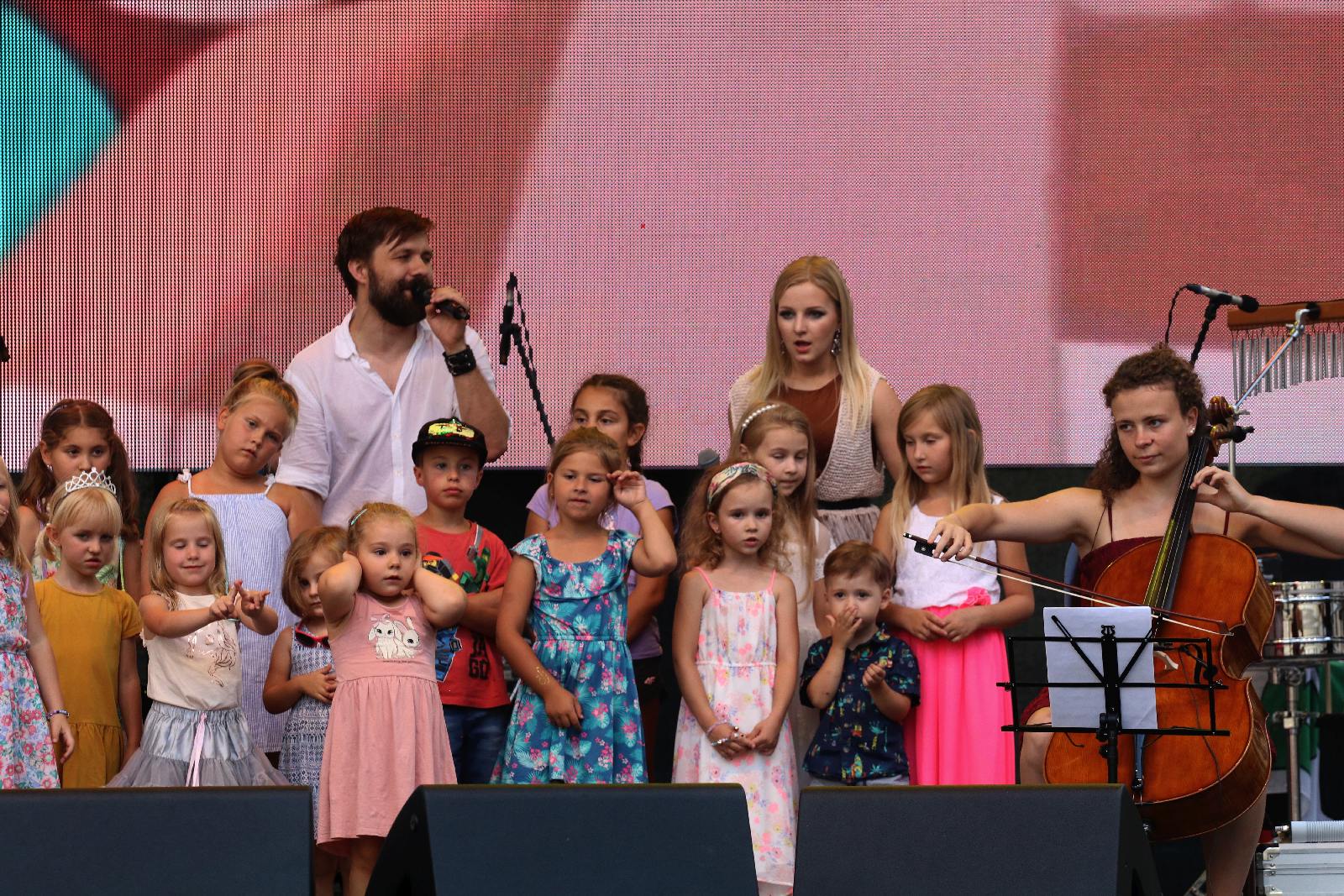 Przeboje Disneya zabrzmiały na dziedzińcu Akademii Rycerskiej