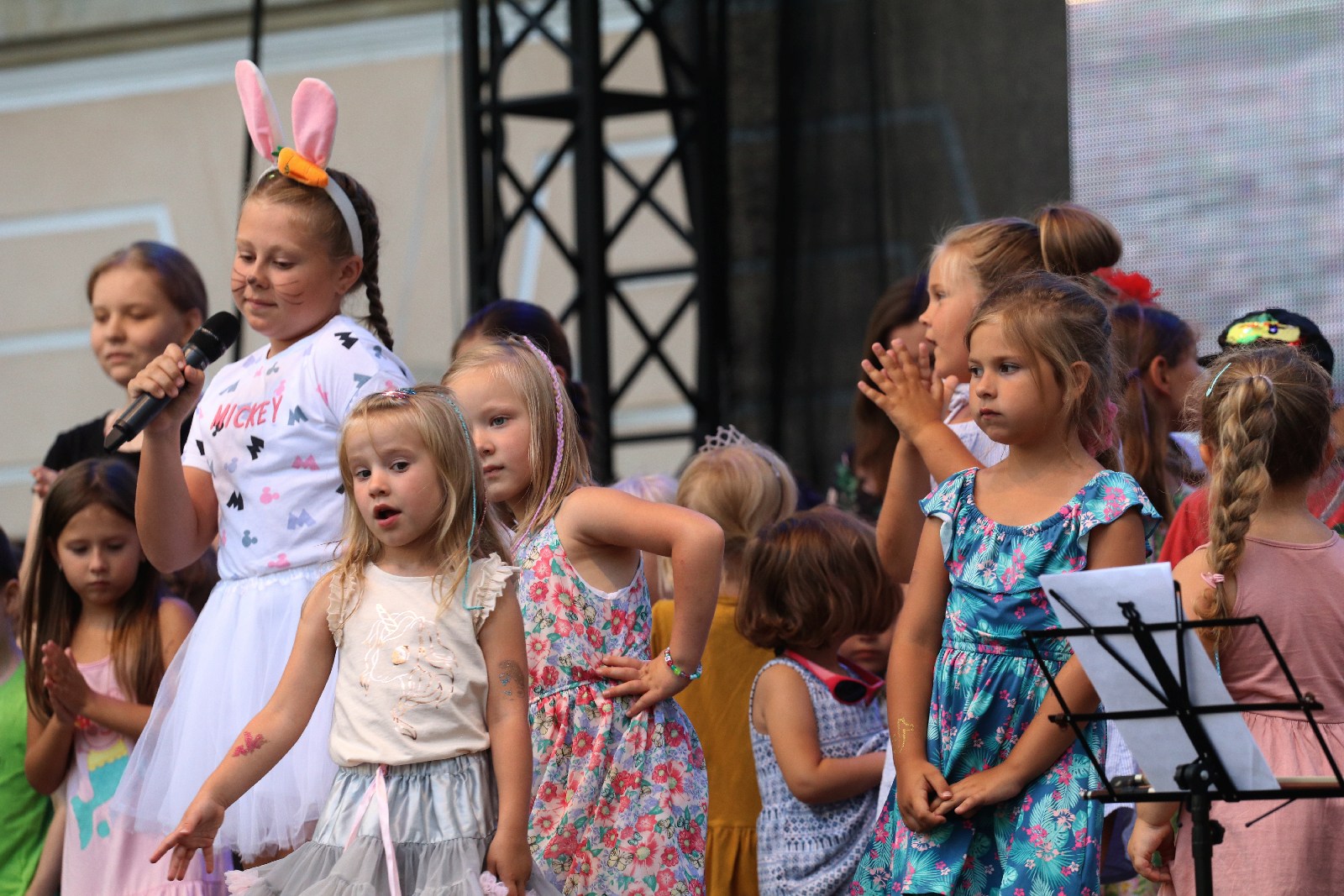 Przeboje Disneya zabrzmiały na dziedzińcu Akademii Rycerskiej