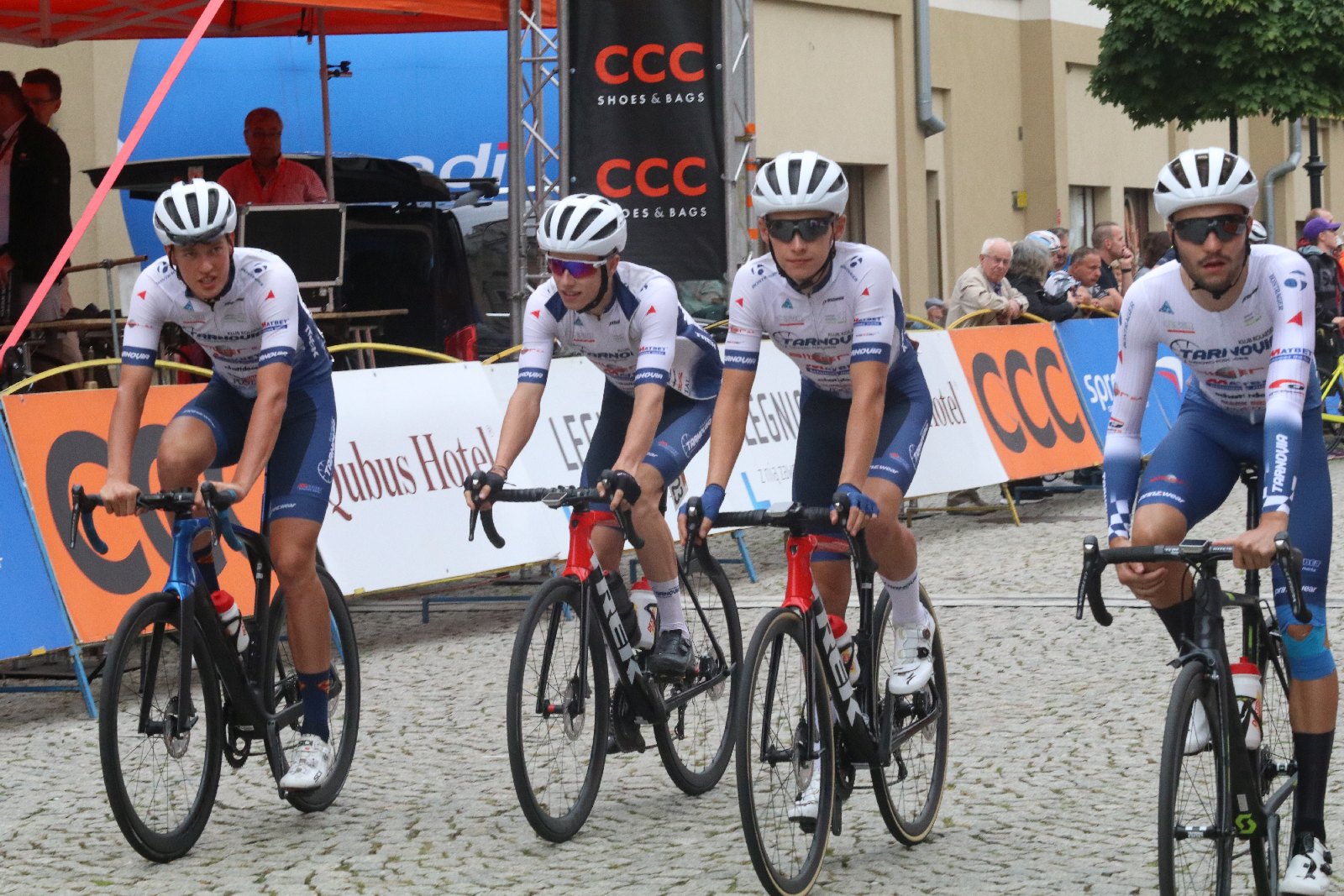 Szesnaście drużyn wystrtowało w 55. CCC Tour Grody Piastowskie