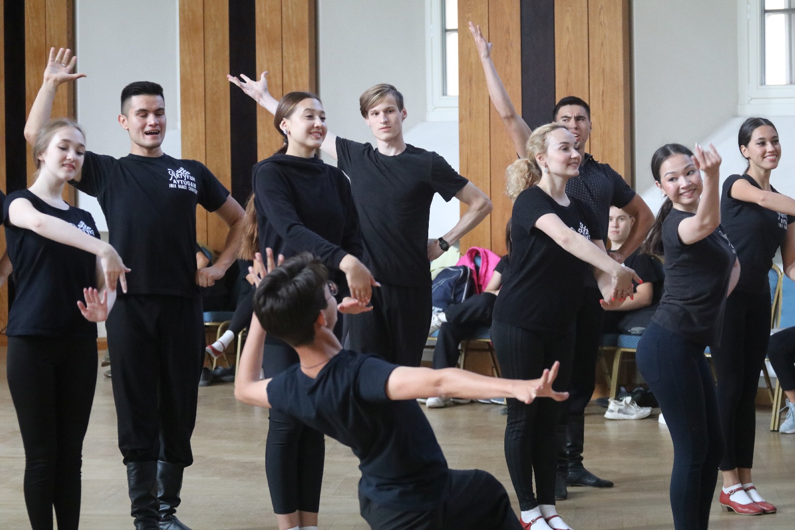 Świat pod Kyczerą 2021: Warsztaty taneczne w Sali Maneżowej