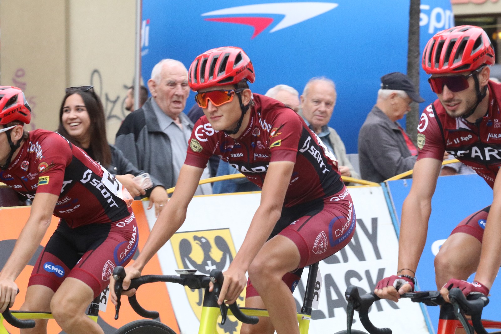 Szesnaście drużyn wystrtowało w 55. CCC Tour Grody Piastowskie