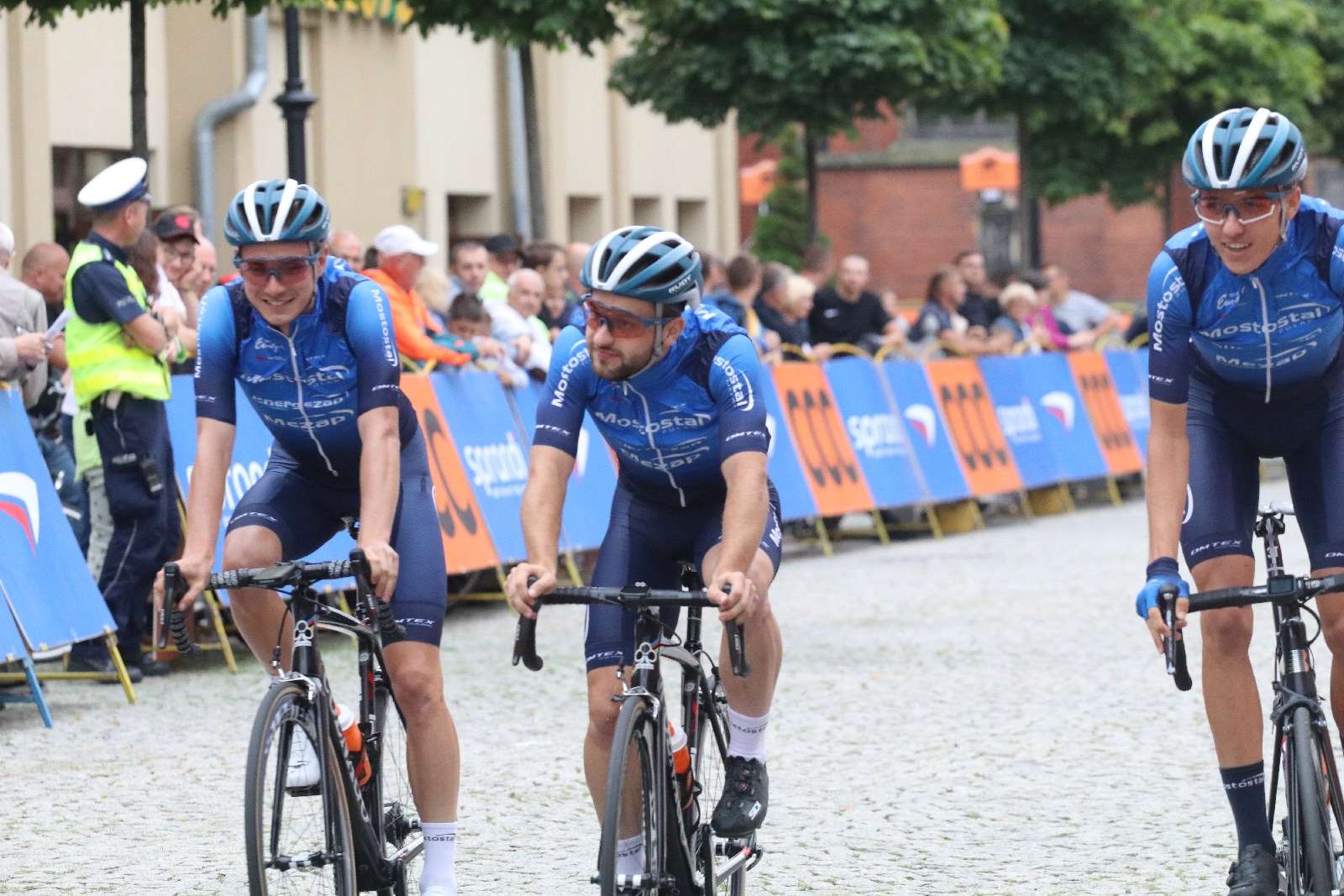Szesnaście drużyn wystrtowało w 55. CCC Tour Grody Piastowskie