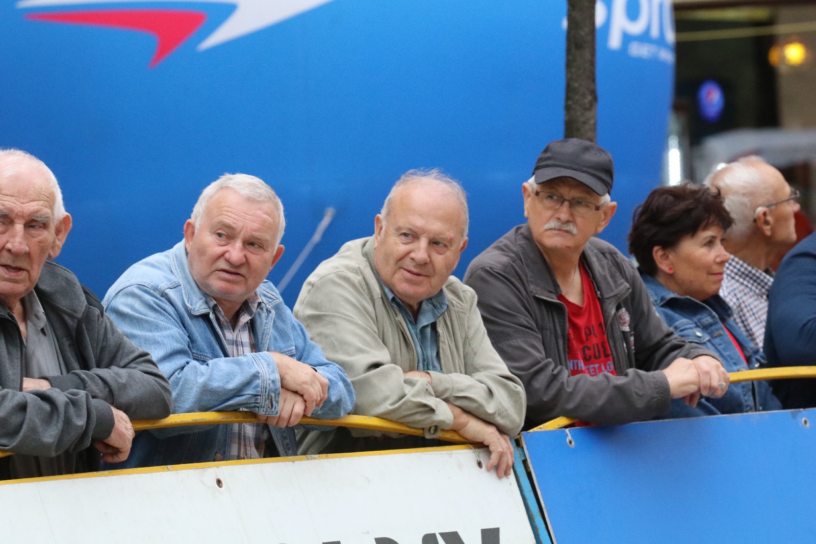 Szesnaście drużyn wystrtowało w 55. CCC Tour Grody Piastowskie