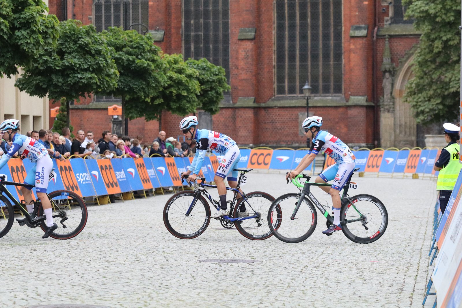 Szesnaście drużyn wystrtowało w 55. CCC Tour Grody Piastowskie