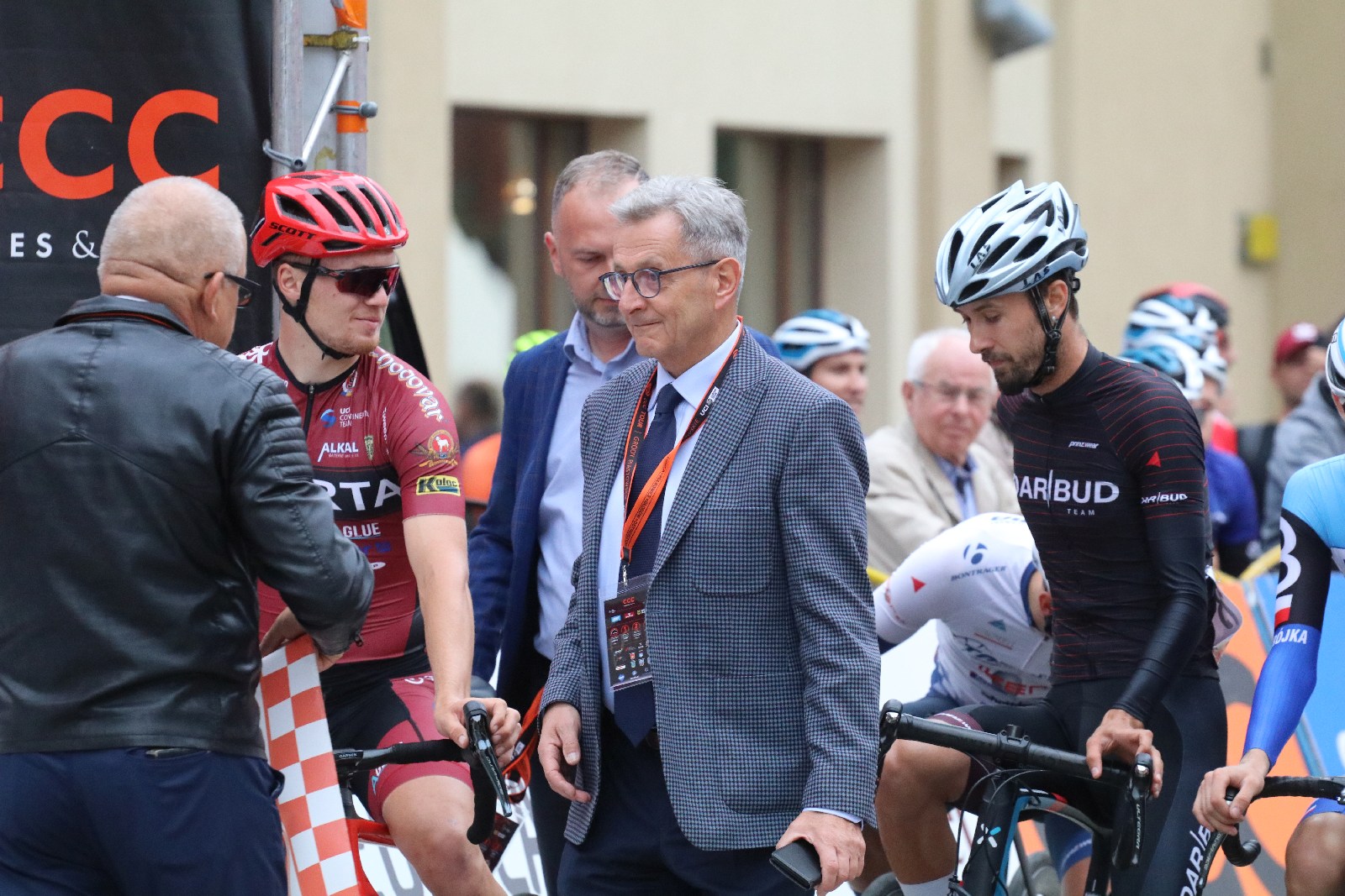 Szesnaście drużyn wystrtowało w 55. CCC Tour Grody Piastowskie