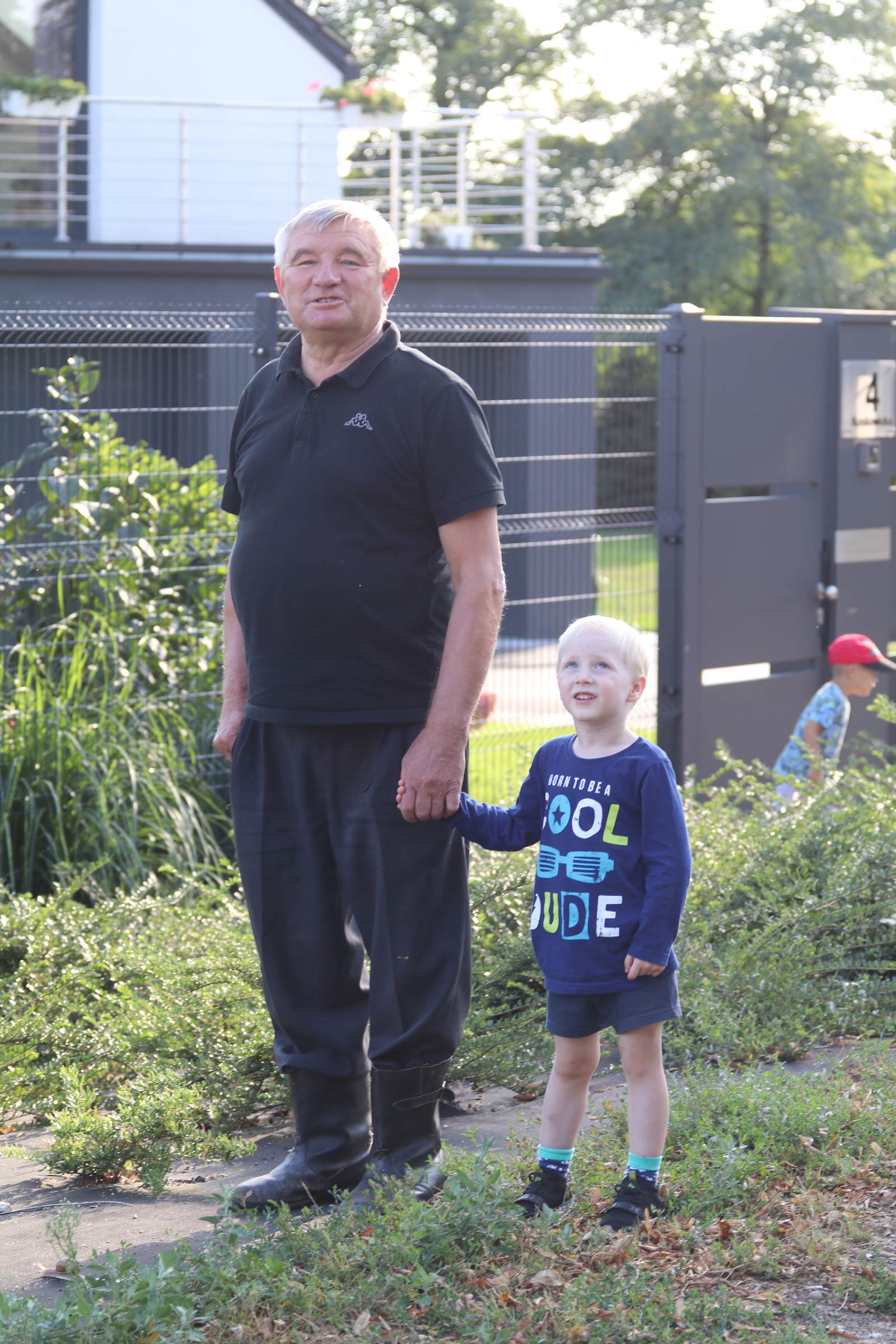 Rodzice odlecieli, dwa młode bociany zostały w Grzybianach

