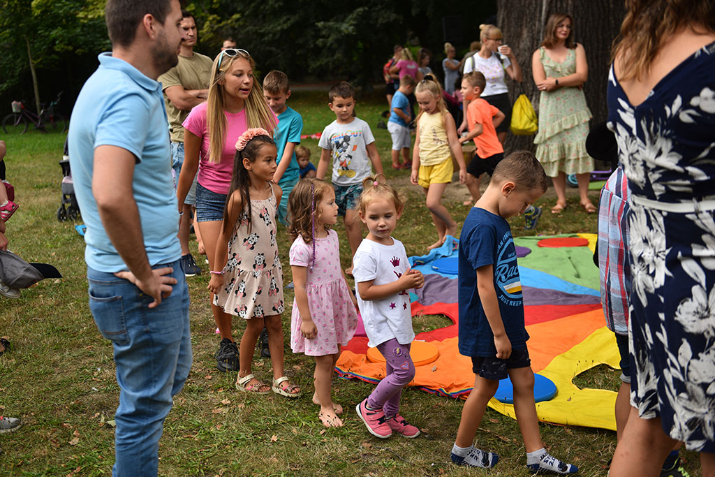 Wspólne niedzielne biesiadowanie na Angielskiej Polanie
