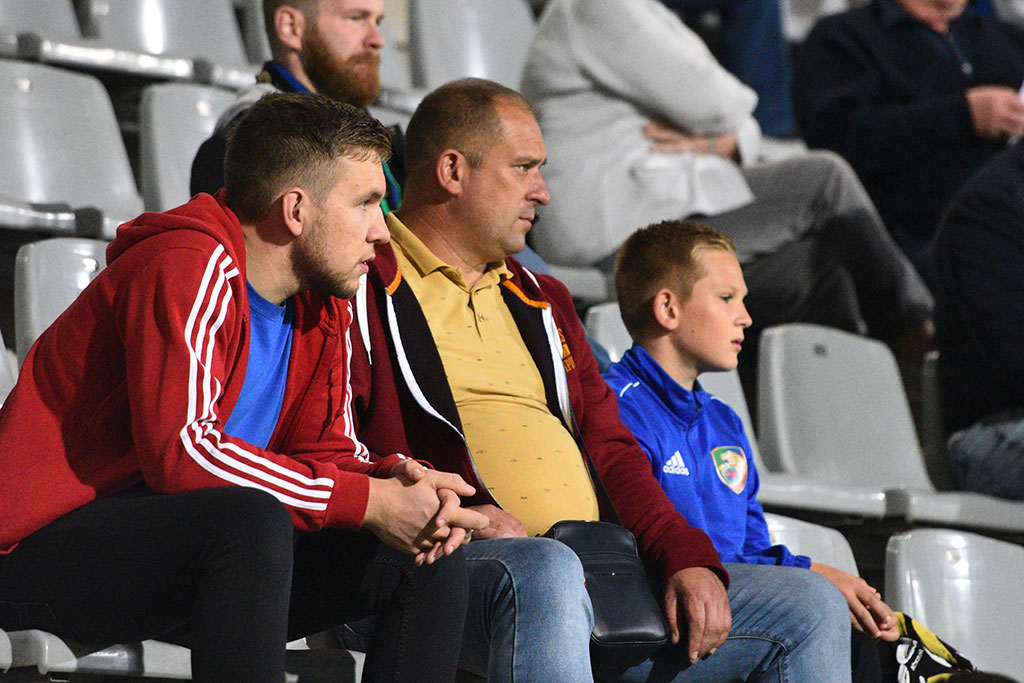 Kibice na meczu Miedź – GKS Jastrzębie. Znajdź się na zdjęciach