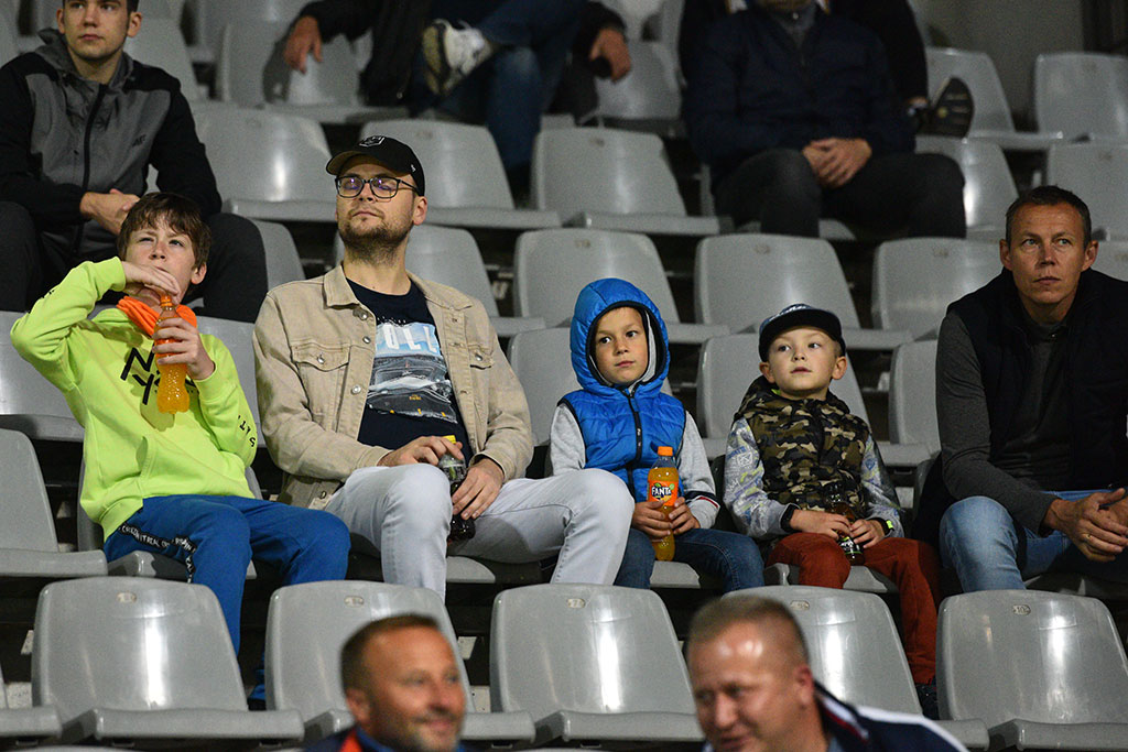 Kibice na meczu Miedź – GKS Jastrzębie. Znajdź się na zdjęciach