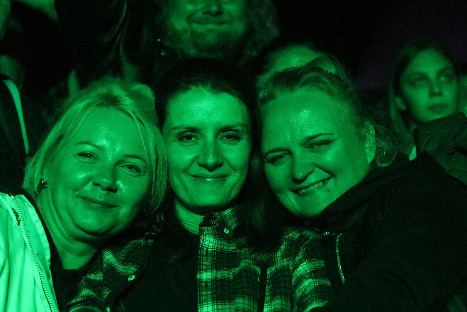 Tłumy pod sceną. Mesajah na scenie na zakończenie festiwalu