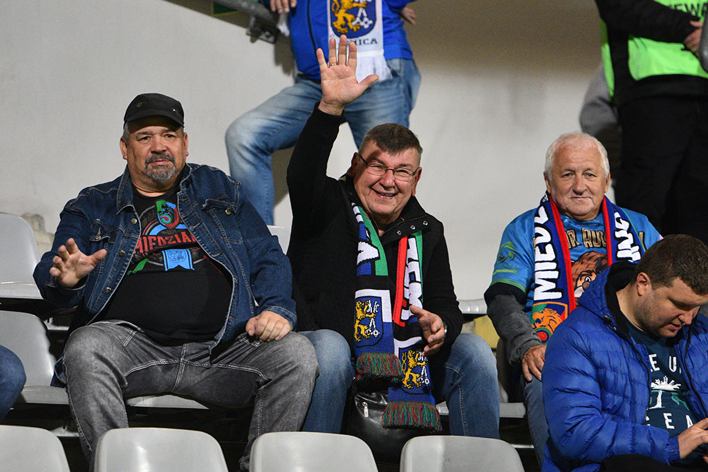 Kibice na meczu Miedź – GKS Jastrzębie. Znajdź się na zdjęciach