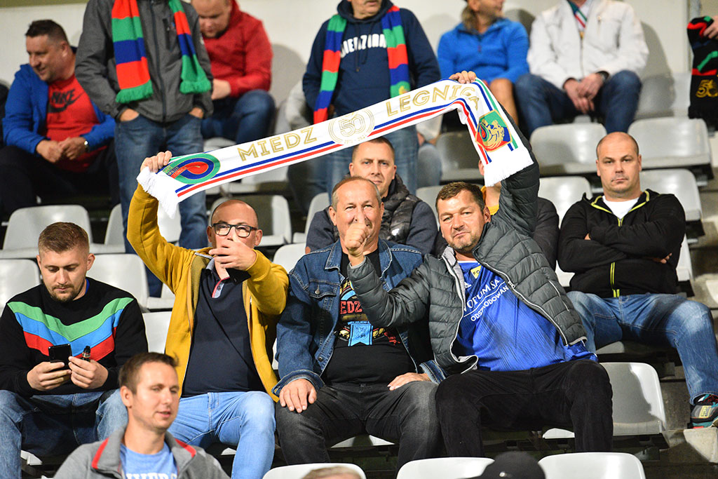 Kibice na meczu Miedź – GKS Jastrzębie. Znajdź się na zdjęciach
