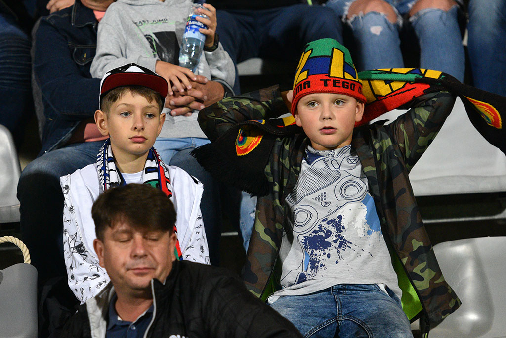 Kibice na meczu Miedź – GKS Jastrzębie. Znajdź się na zdjęciach