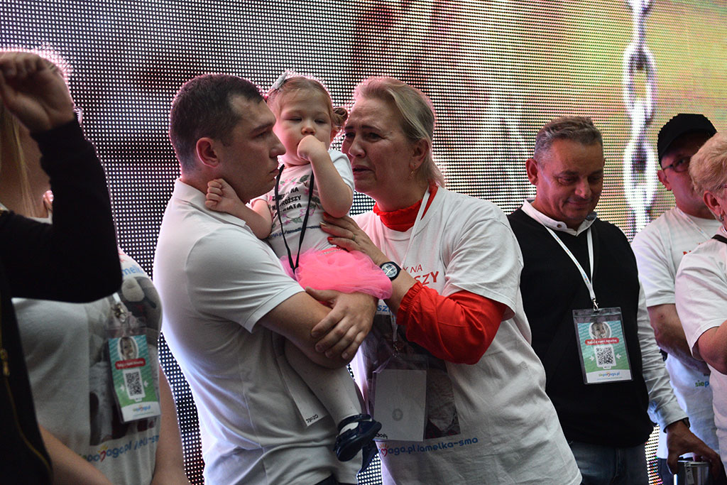 Amelka ma wielkich przyjaciół. Dla niej wsiedli na rowery