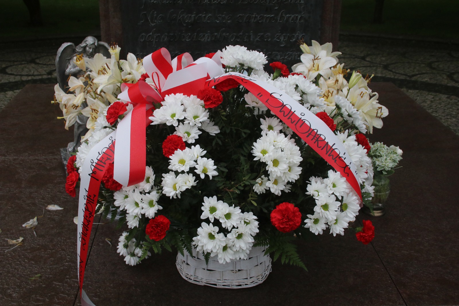 W rocznicę powstania Solidarności związkowcy złożyli kwiaty