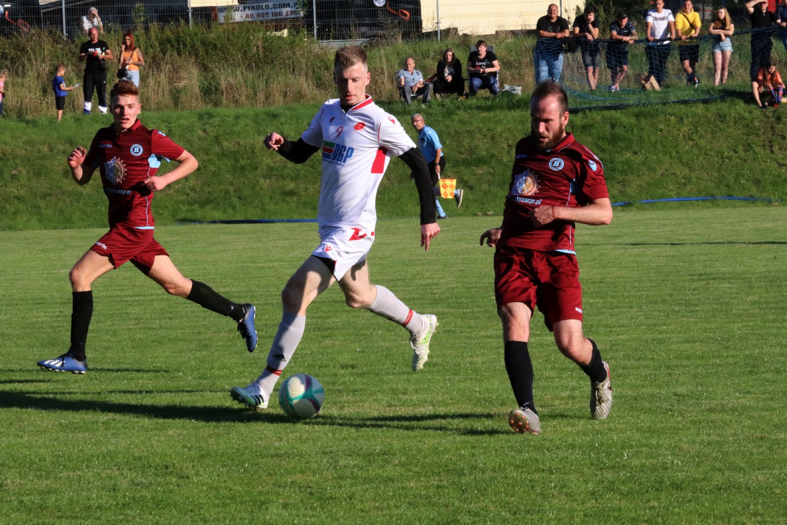 Pierwsza porażka Błękitnych. Iskra Kochlice nadal w formie