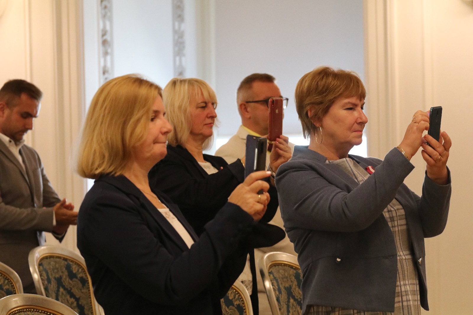Wręczenie odznaczeń i medali z okazji Dnia Edukacji Narodowej
