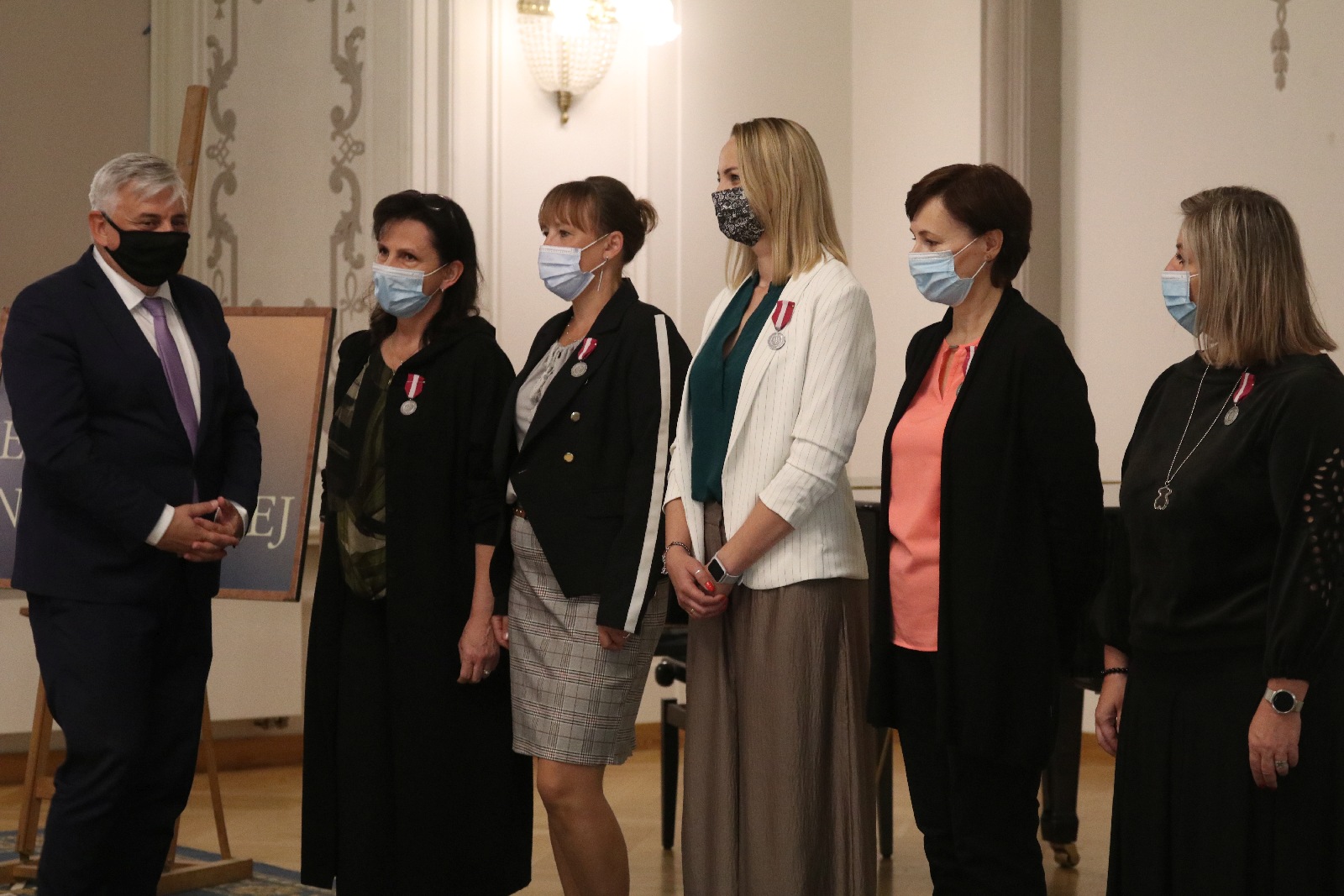 Wręczenie odznaczeń i medali z okazji Dnia Edukacji Narodowej