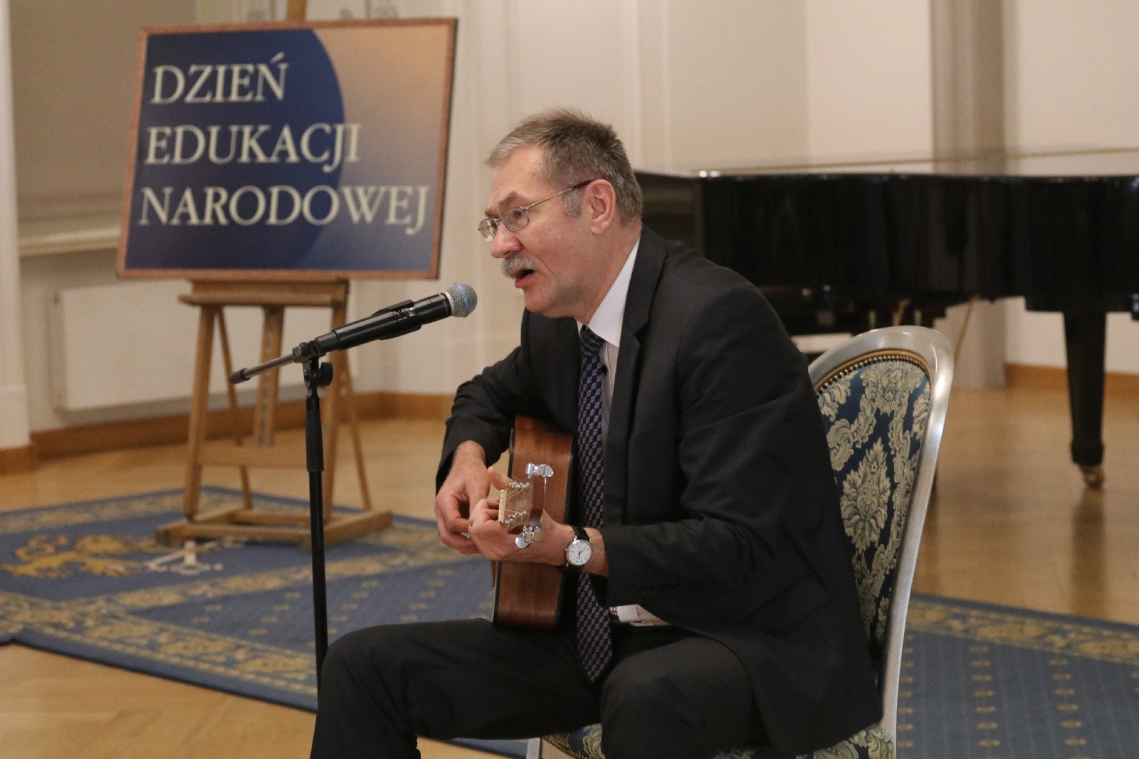 Wręczenie odznaczeń i medali z okazji Dnia Edukacji Narodowej