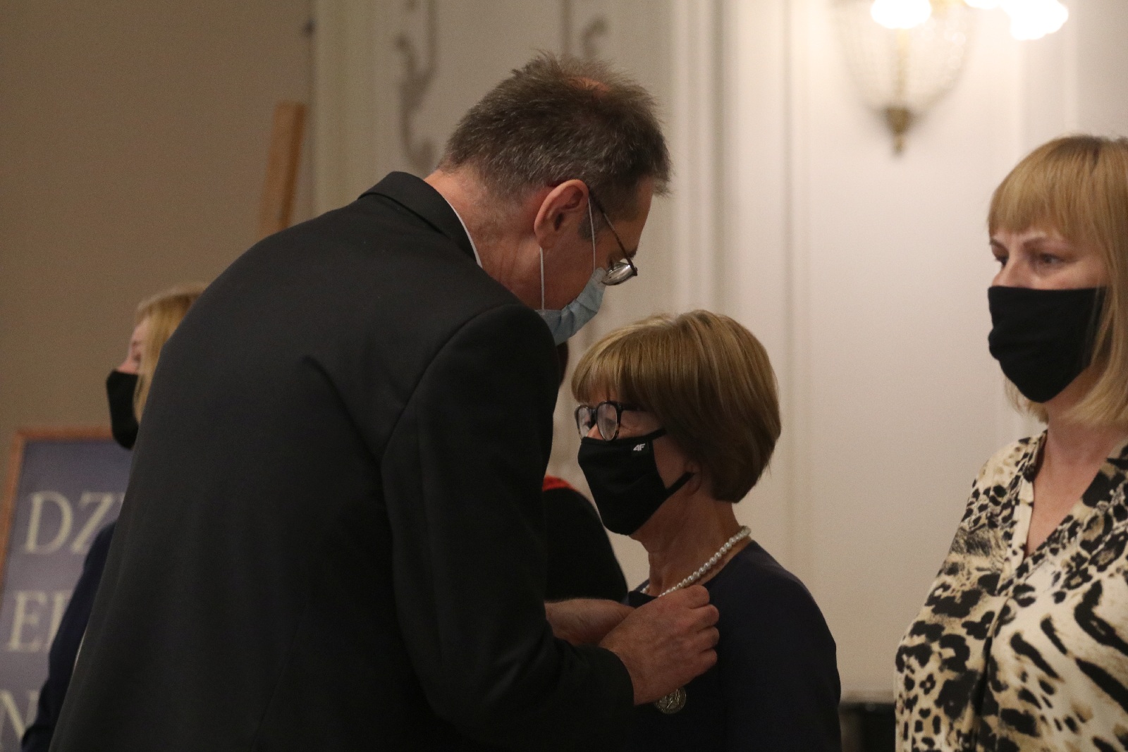 Wręczenie odznaczeń i medali z okazji Dnia Edukacji Narodowej