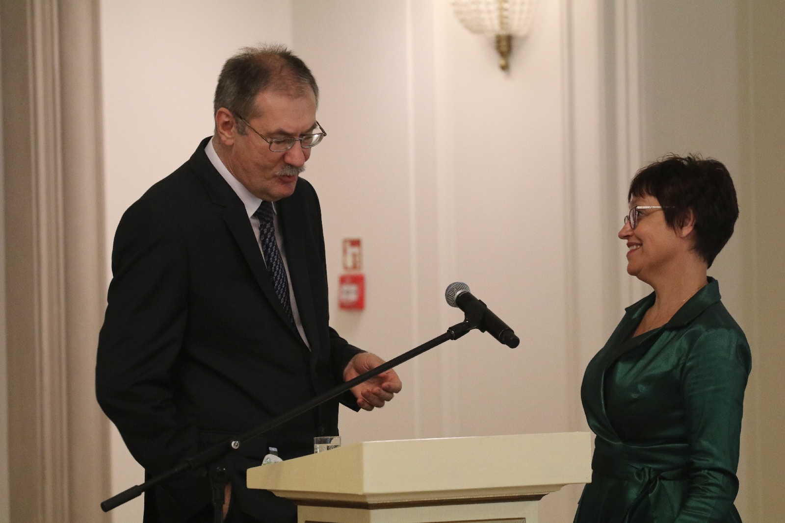 Wręczenie odznaczeń i medali z okazji Dnia Edukacji Narodowej