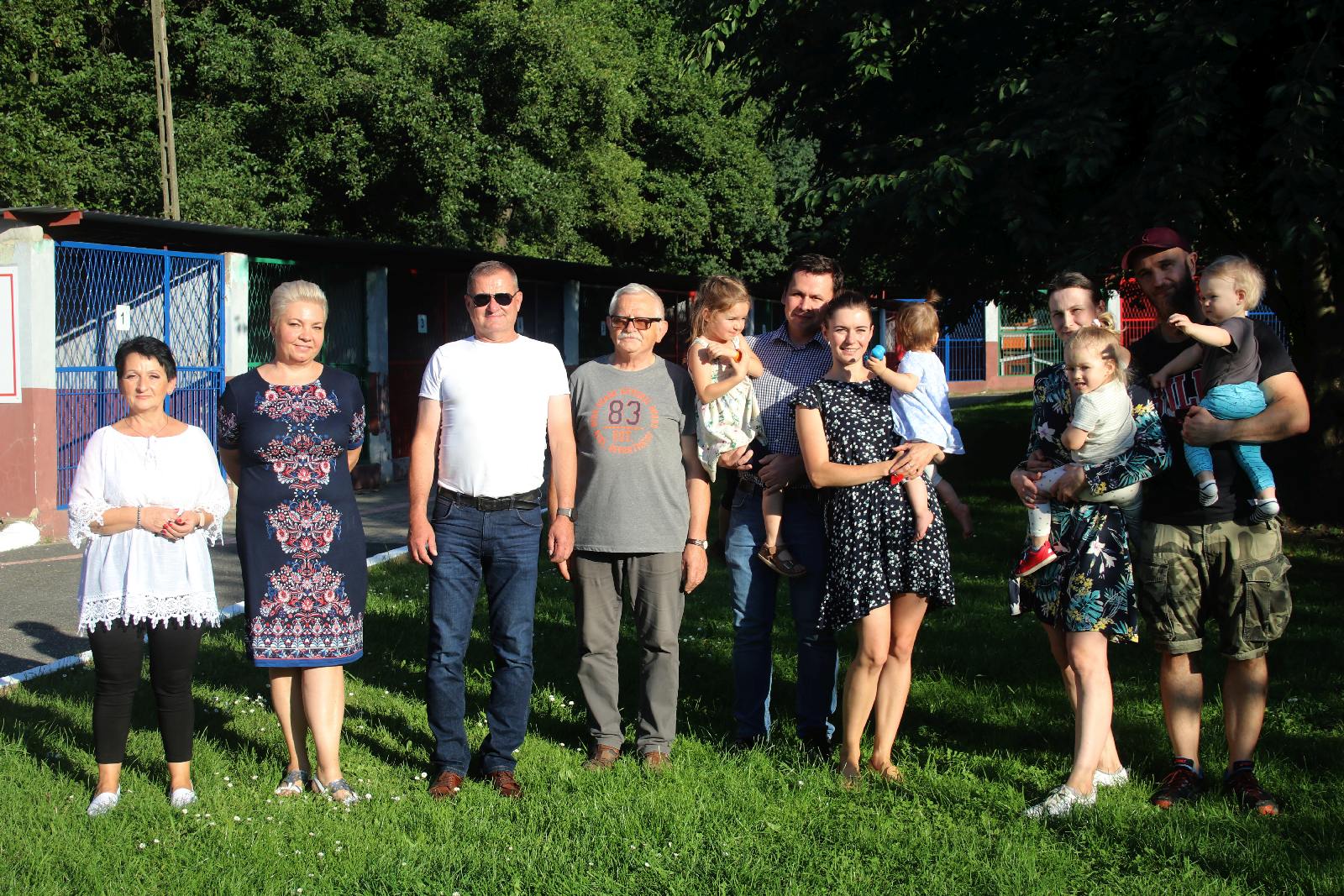 Zebrali pieniądze, kupili karmę i przywieźli ją do schroniska