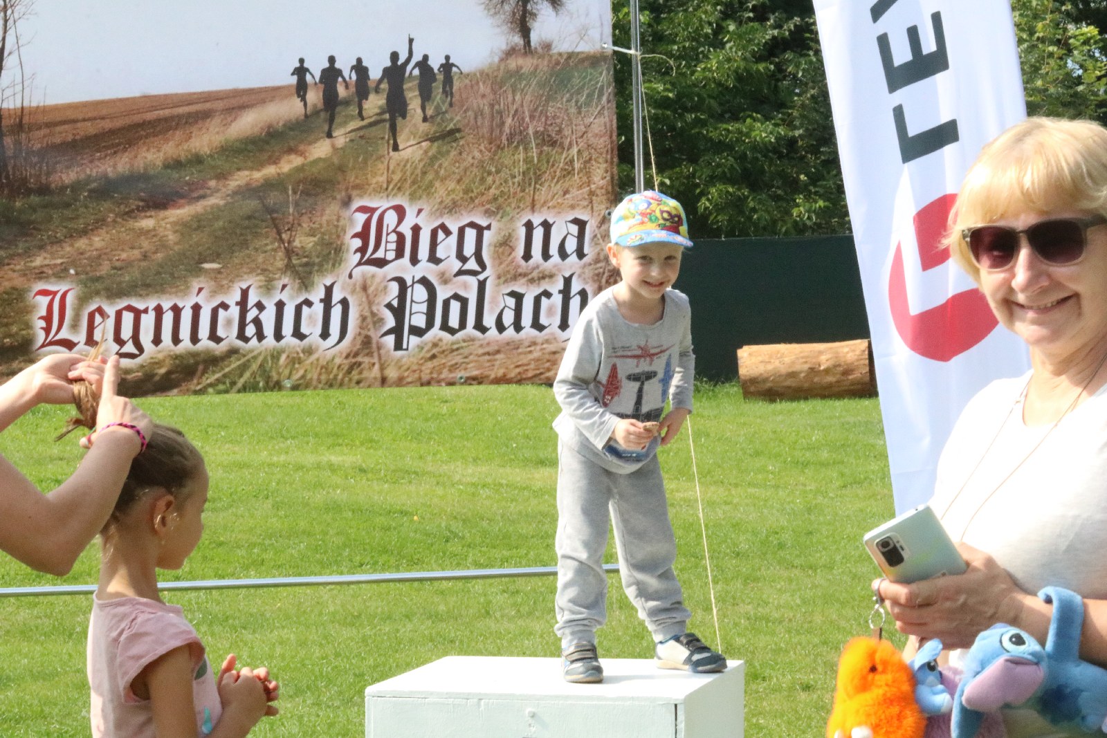 Ponad stu zawodników na trasie Biegu na Legnickich Polach