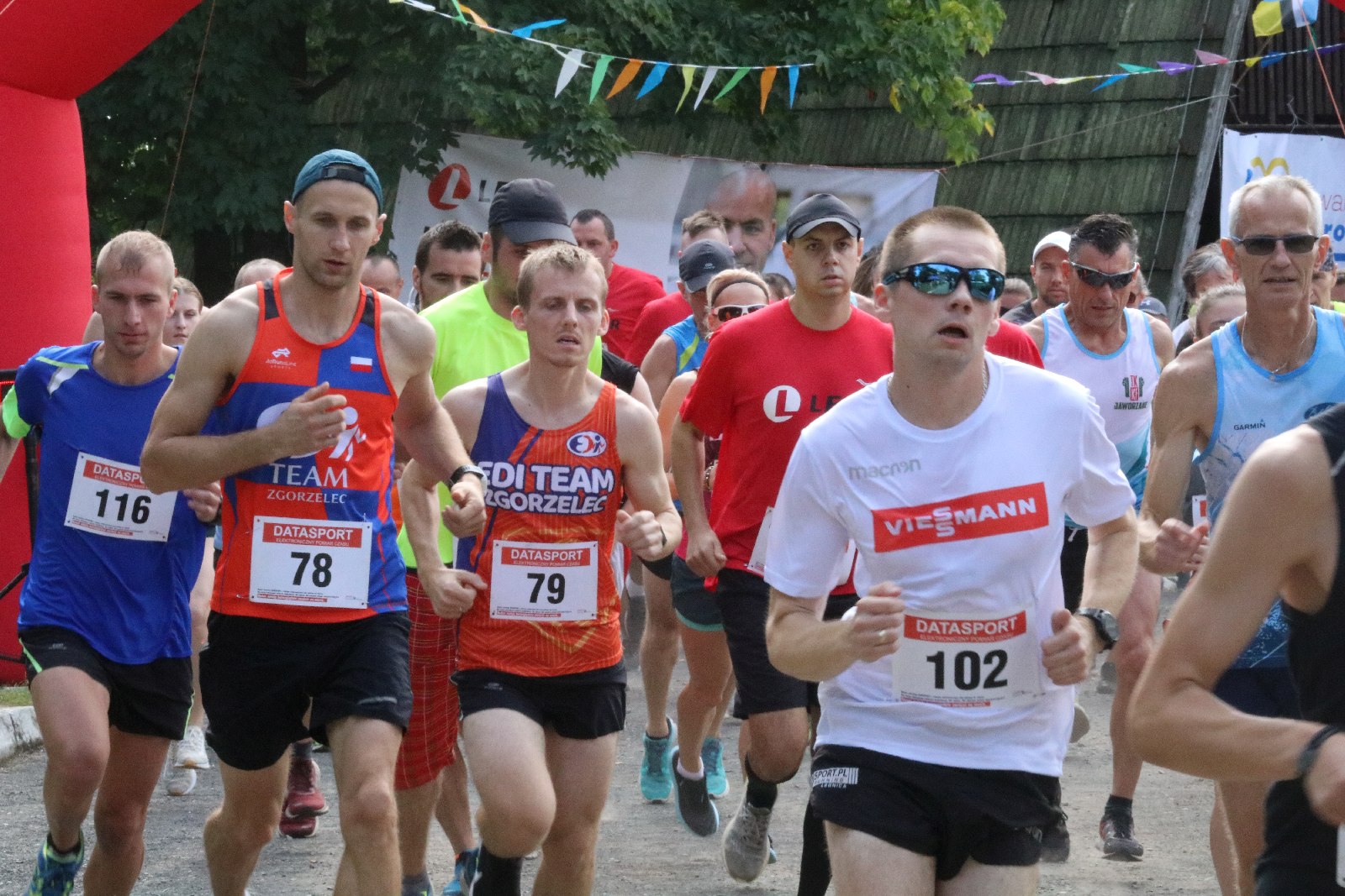 Ponad stu zawodników na trasie Biegu na Legnickich Polach
