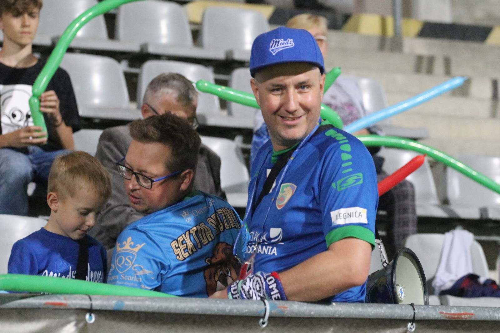 Kibice na meczu Miedzi Legnica z Łódzkim Klubem Sportowym