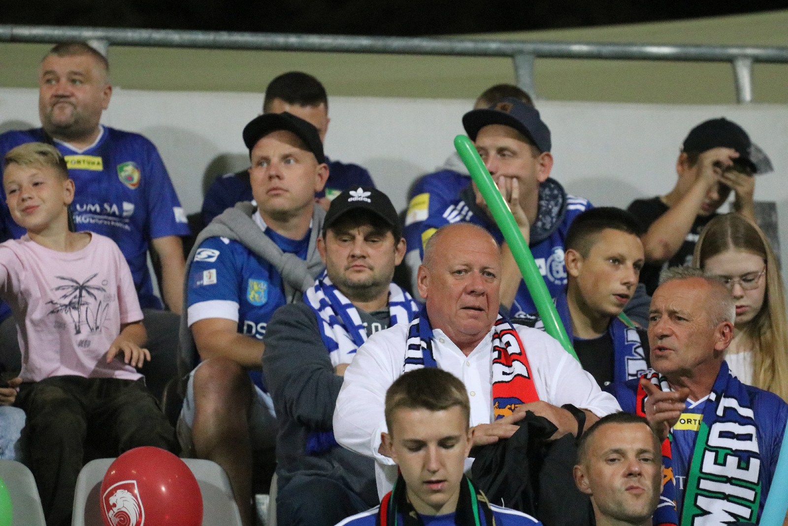 Kibice na meczu Miedzi Legnica z Łódzkim Klubem Sportowym