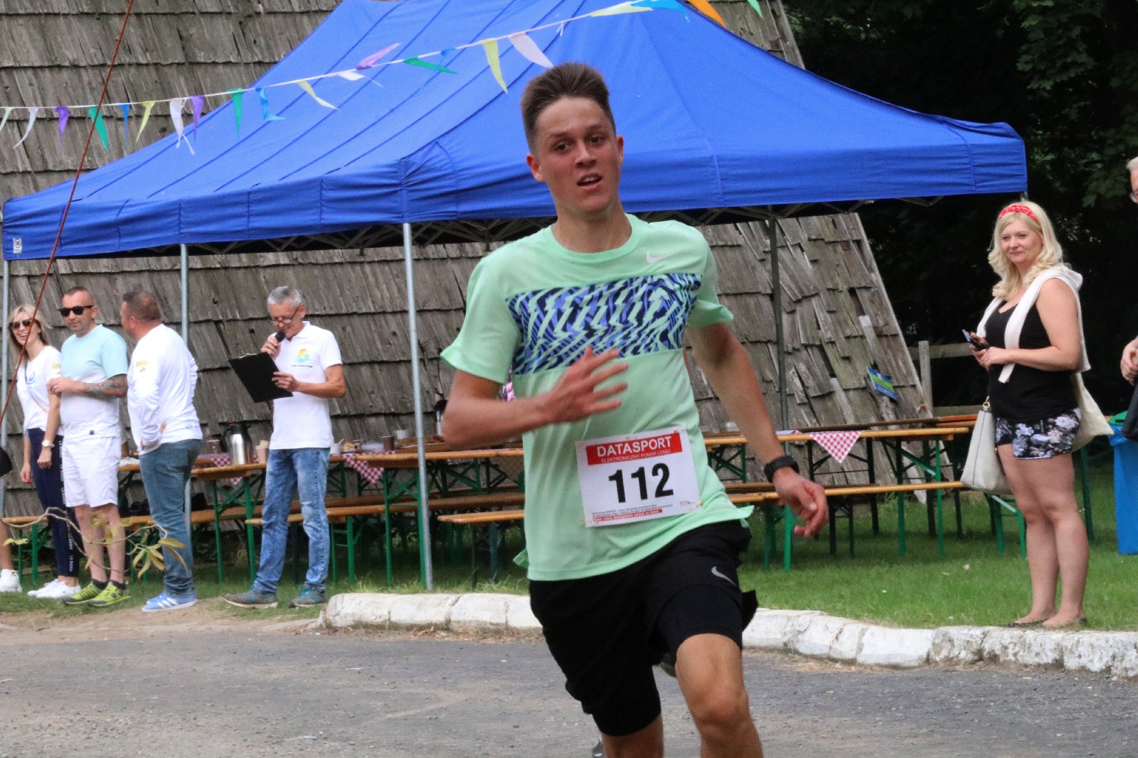 Ponad stu zawodników na trasie Biegu na Legnickich Polach