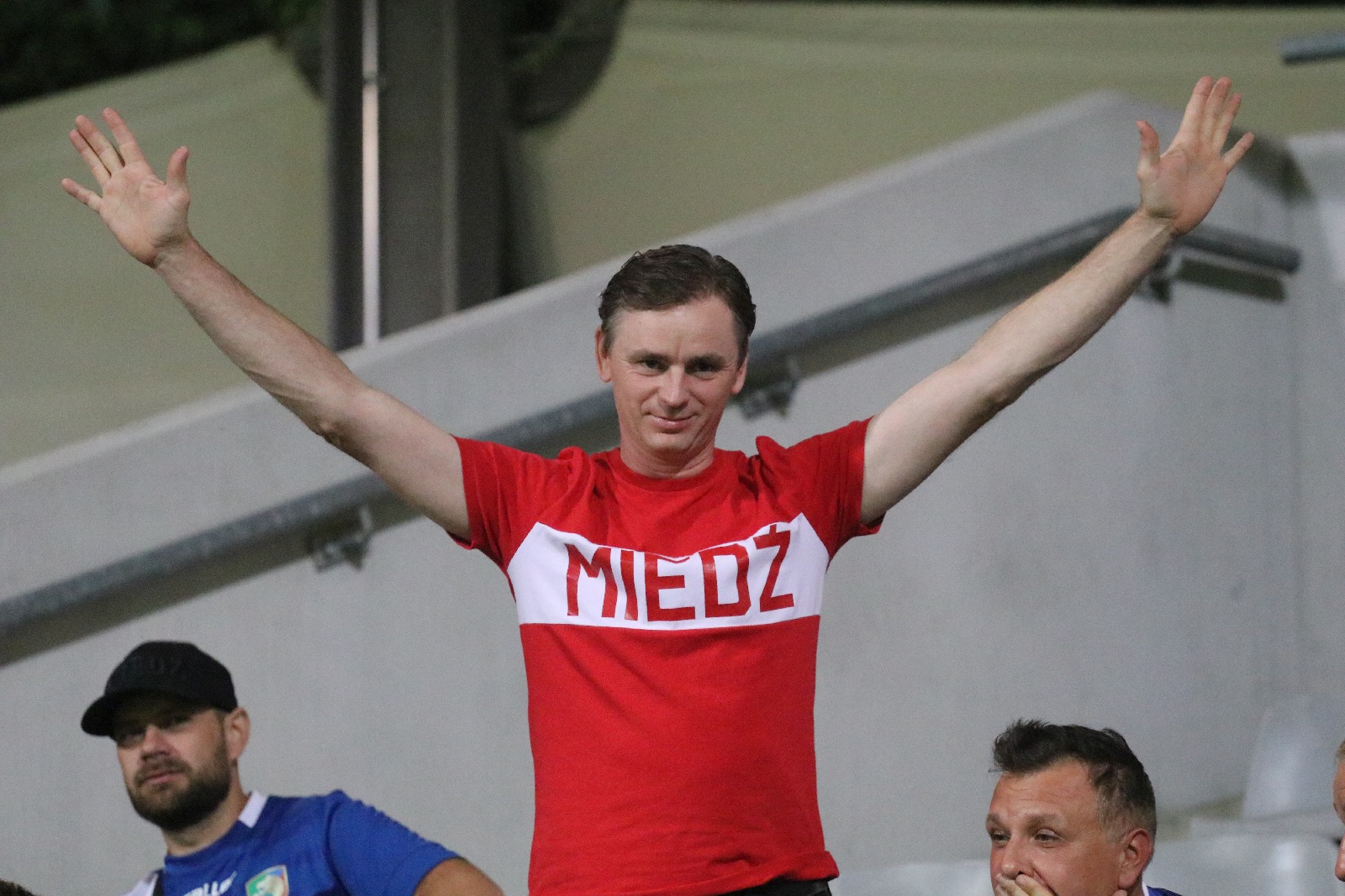Kibice na meczu Miedzi Legnica z Łódzkim Klubem Sportowym