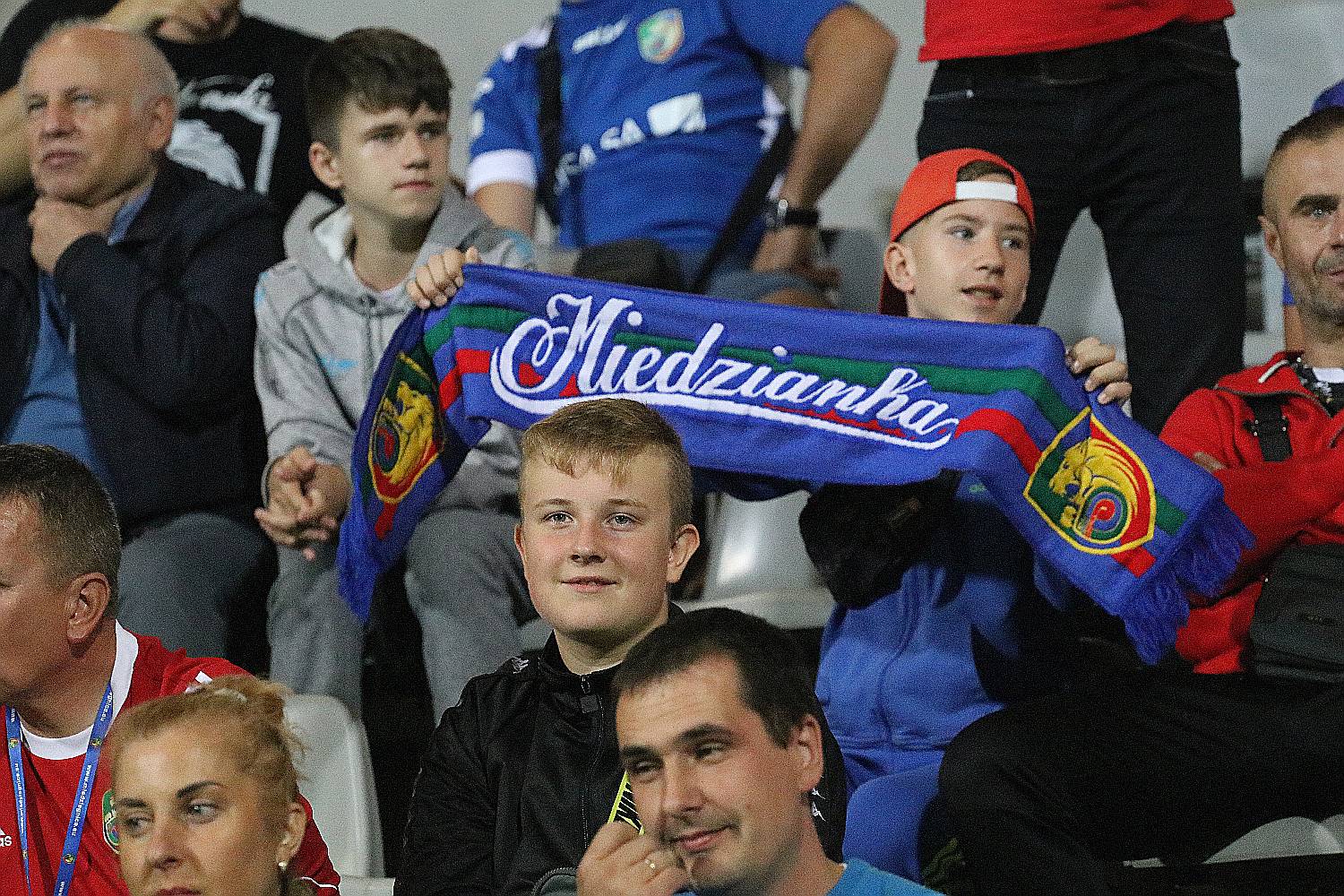 Kibice na meczu Miedzi Legnica z Łódzkim Klubem Sportowym
