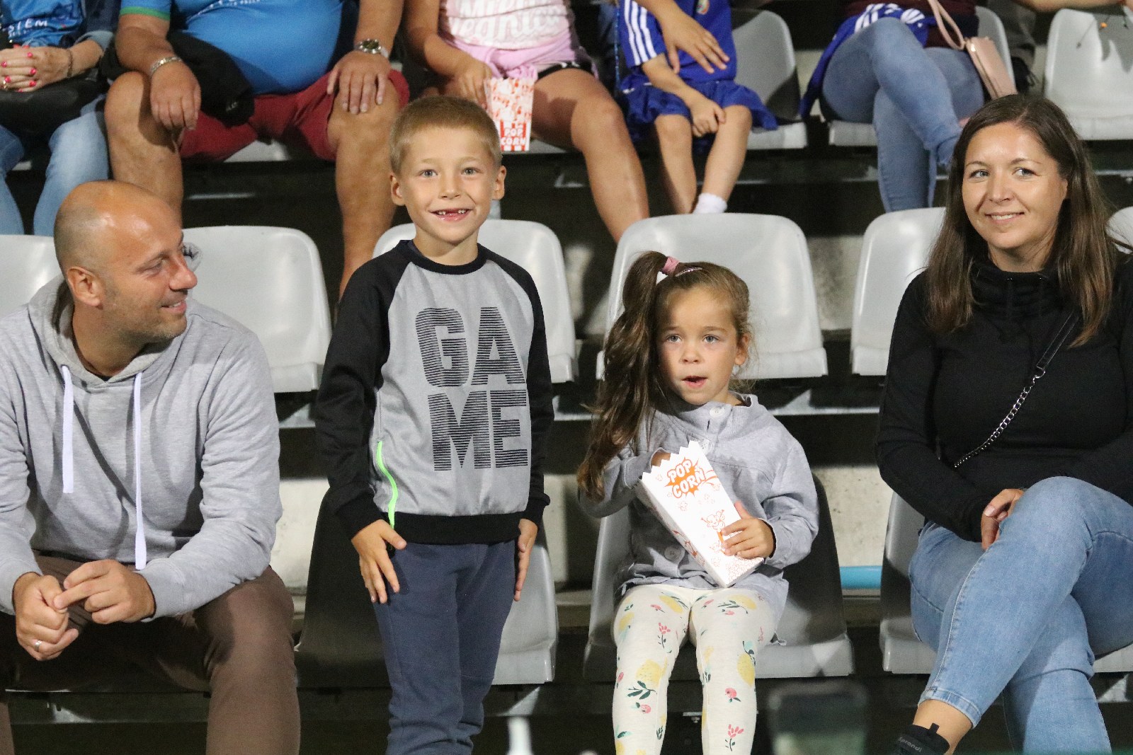 Kibice na meczu Miedzi Legnica z Łódzkim Klubem Sportowym