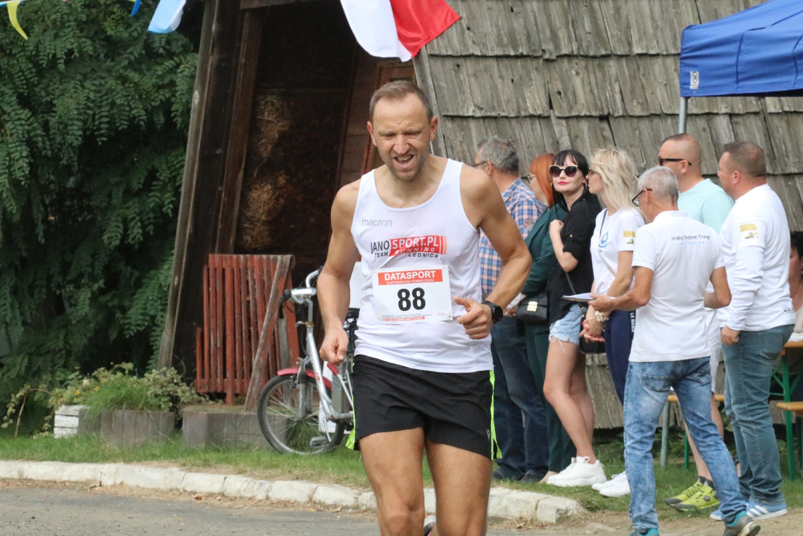 Ponad stu zawodników na trasie Biegu na Legnickich Polach