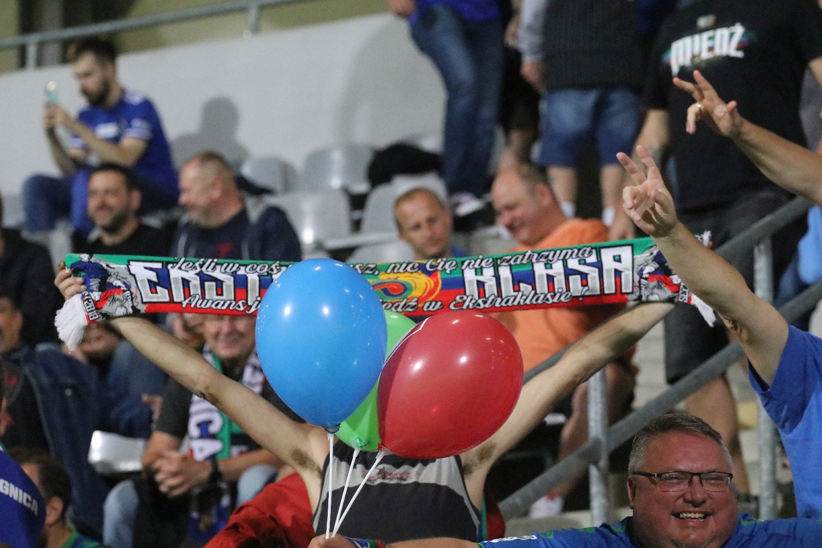 Kibice na meczu Miedzi Legnica z Łódzkim Klubem Sportowym