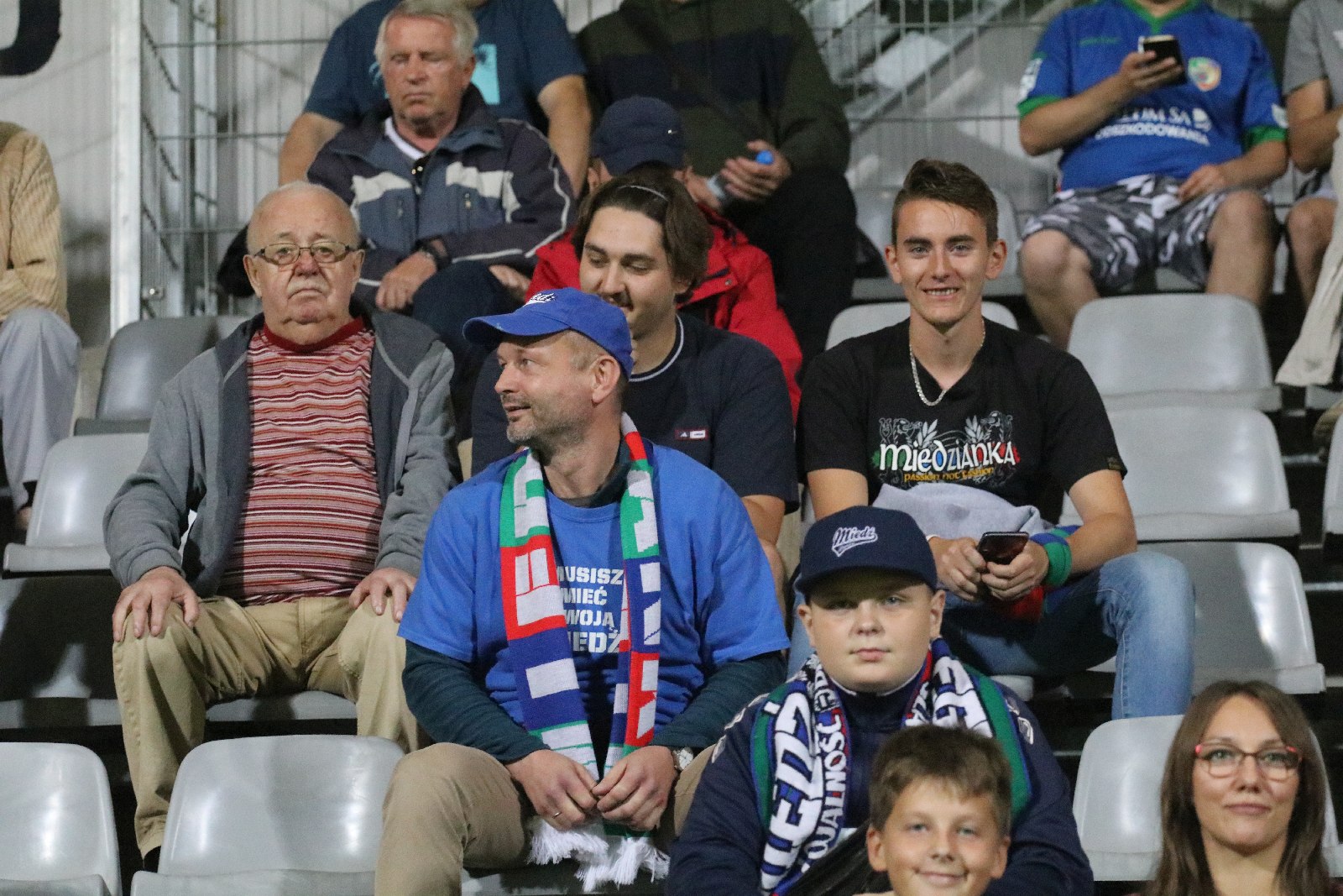 Kibice na meczu Miedzi Legnica z Łódzkim Klubem Sportowym
