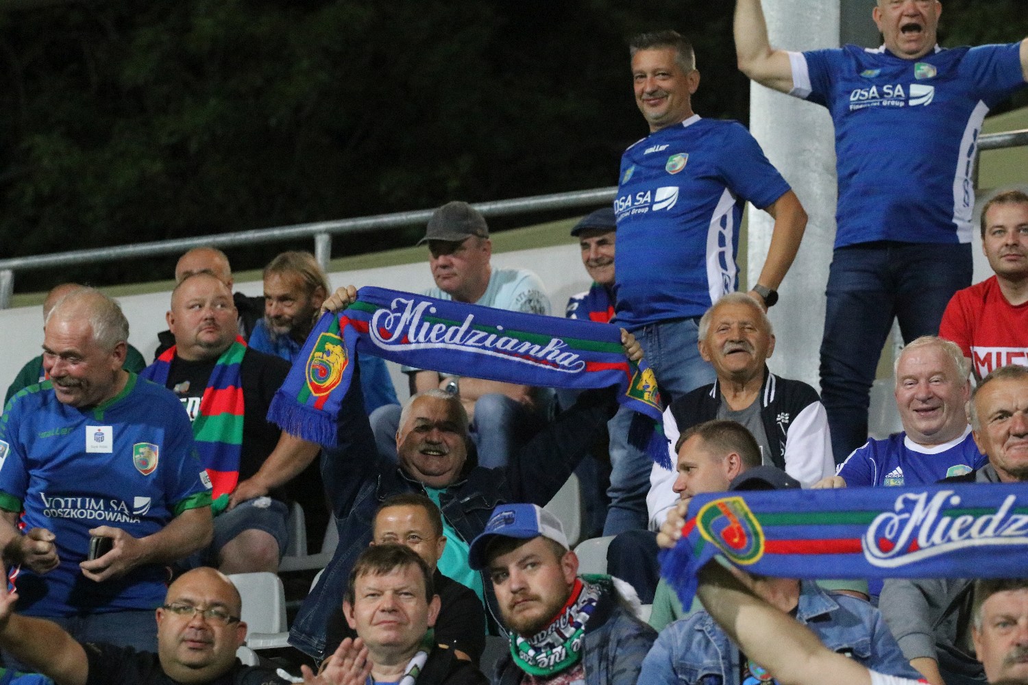 Kibice na meczu Miedzi Legnica z Łódzkim Klubem Sportowym