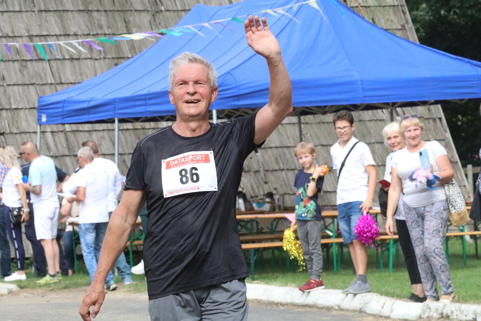 Ponad stu zawodników na trasie Biegu na Legnickich Polach