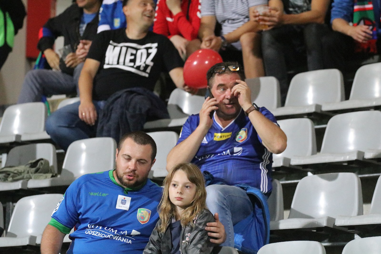 Kibice na meczu Miedzi Legnica z Łódzkim Klubem Sportowym