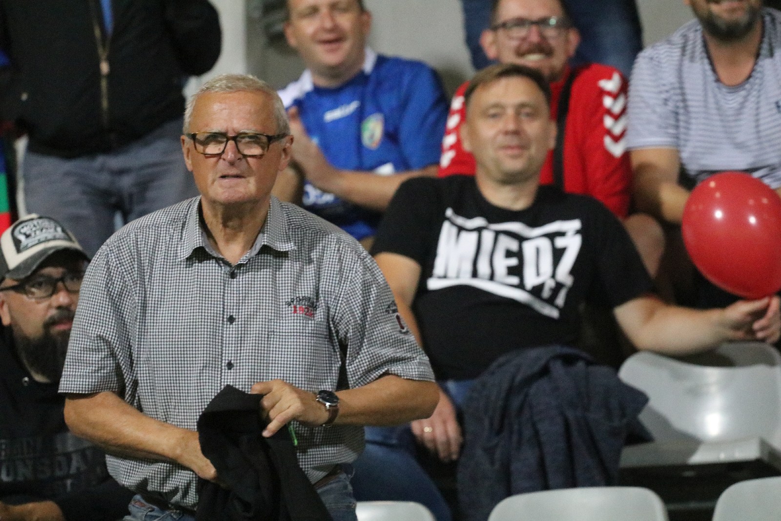 Kibice na meczu Miedzi Legnica z Łódzkim Klubem Sportowym