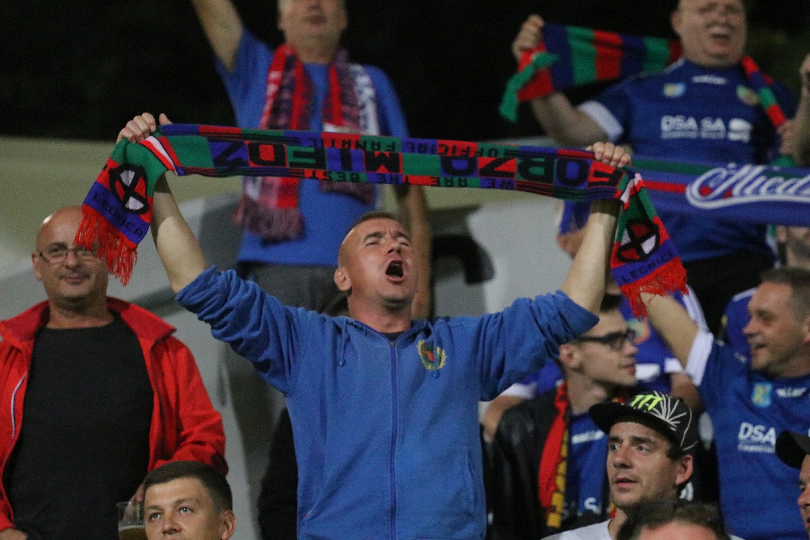 Kibice na meczu Miedzi Legnica z Łódzkim Klubem Sportowym