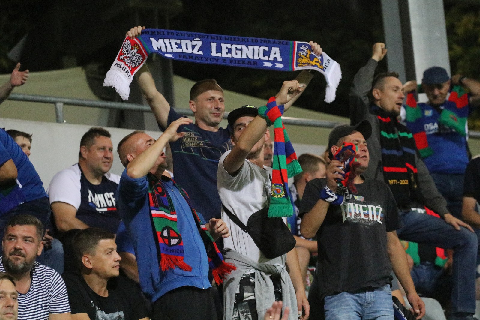 Kibice na meczu Miedzi Legnica z Łódzkim Klubem Sportowym
