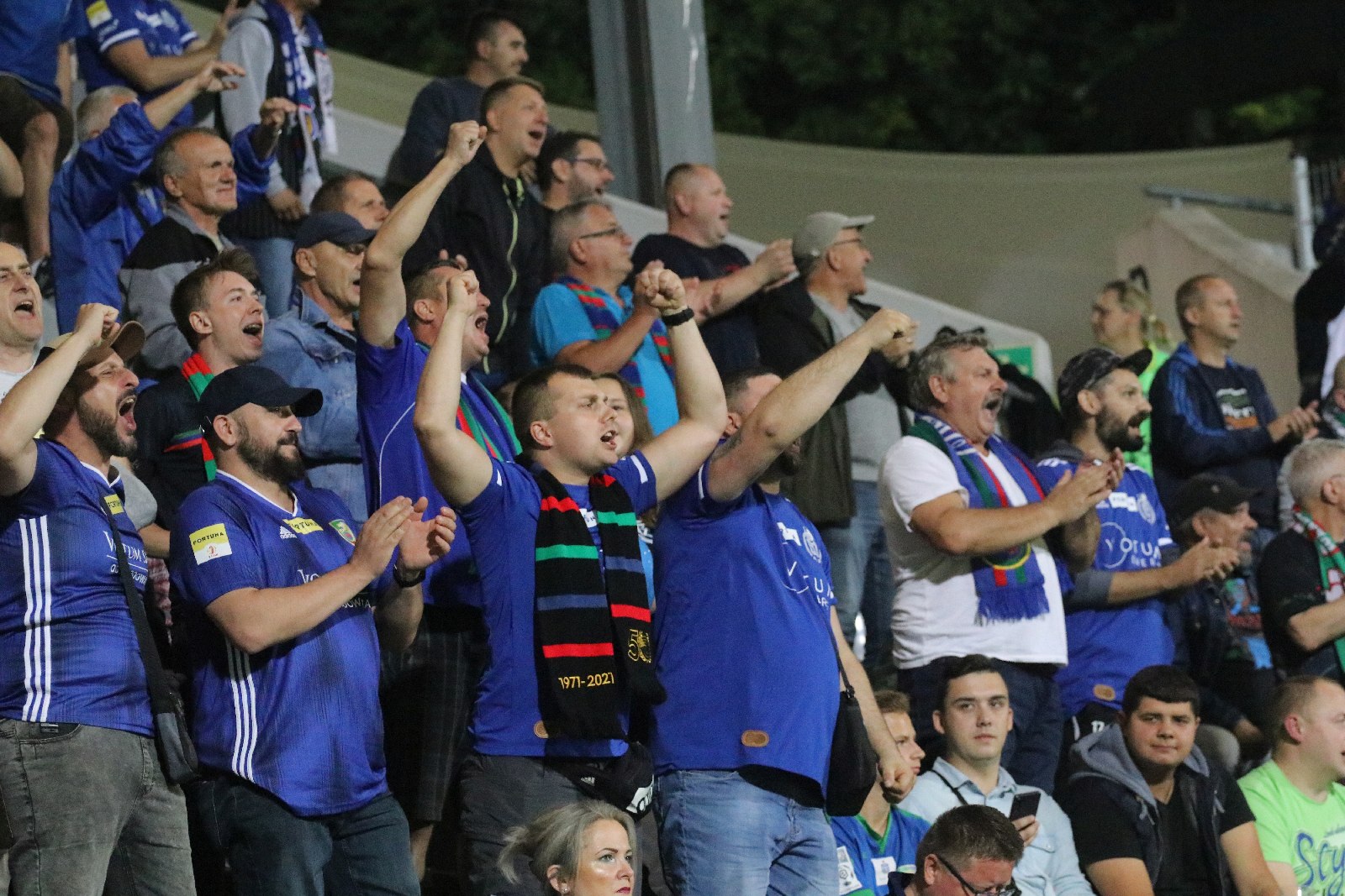 Kibice na meczu Miedzi Legnica z Łódzkim Klubem Sportowym
