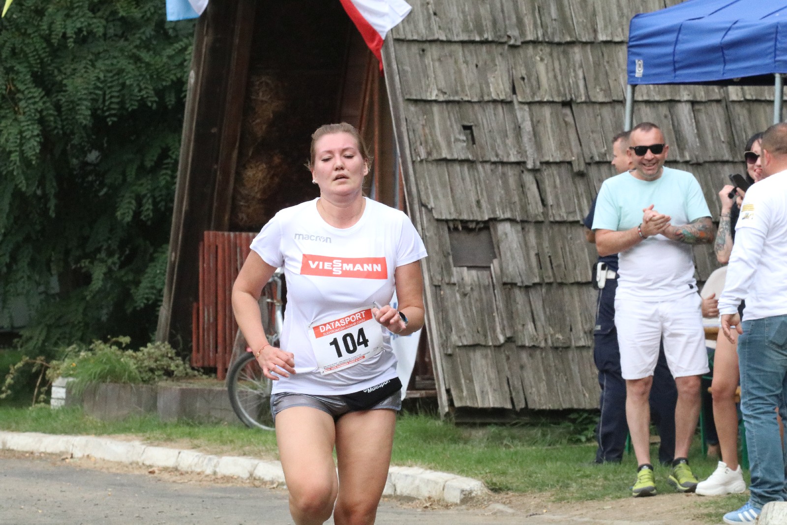 Ponad stu zawodników na trasie Biegu na Legnickich Polach