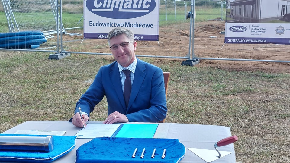 Pierwszy w kraju modułowy posterunek powstaje w Prochowicach