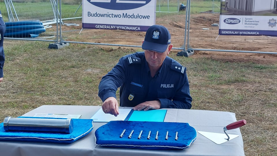 Pierwszy w kraju modułowy posterunek powstaje w Prochowicach