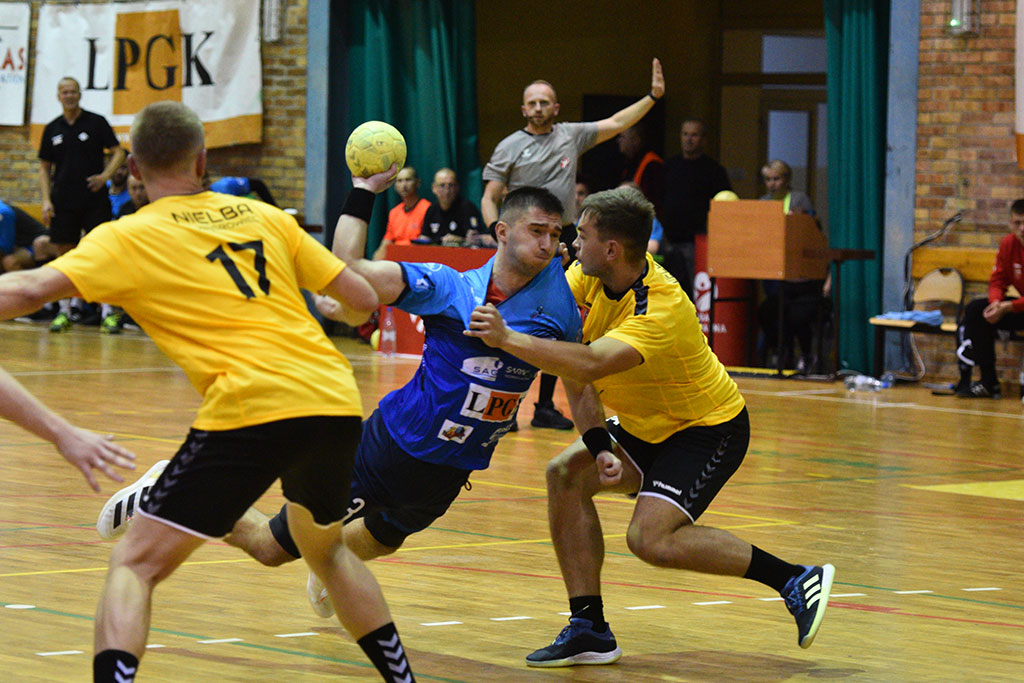 Siódemka Miedź Huras Legnica wygrywa w inaugurującym meczu