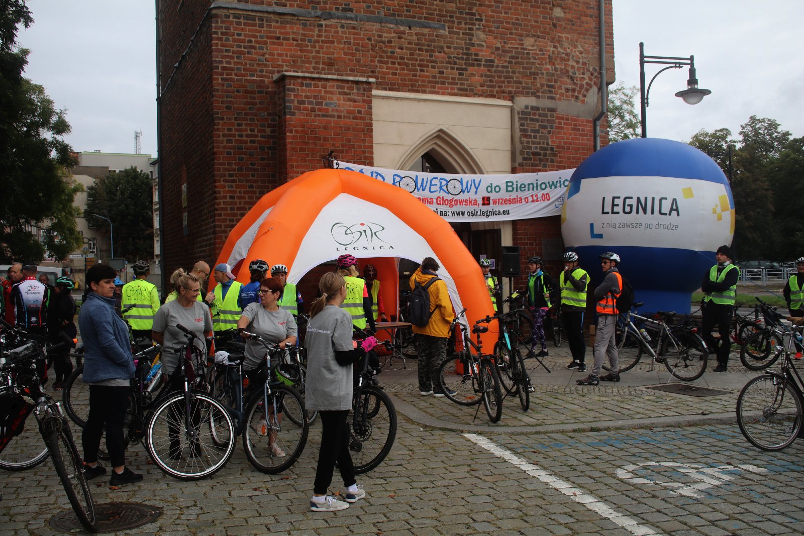 Spod Bramy Głogowskiej wyruszył rajd rowerowy do Bieniowic
